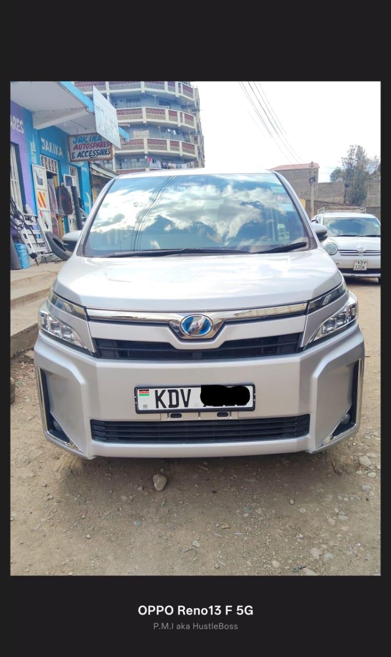 Toyota Voxy Hybrid - View 1