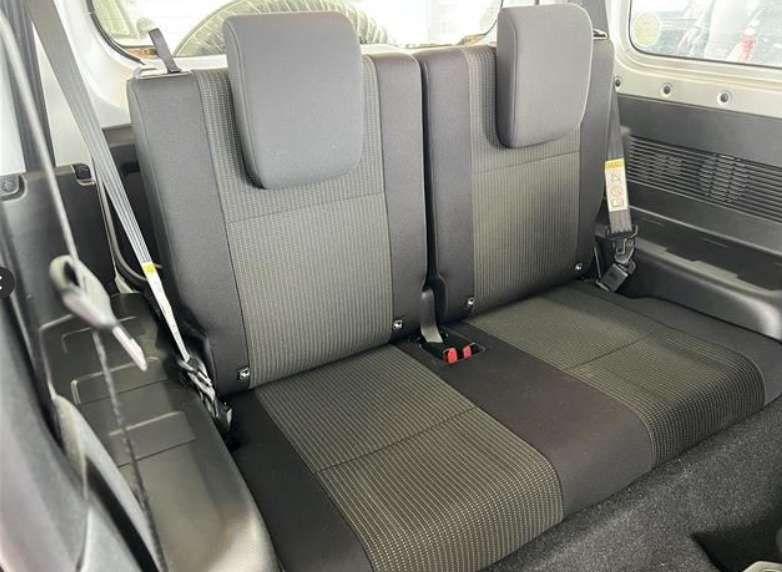 Suzuki Jimny Sierra 4x4 thumbnail 11