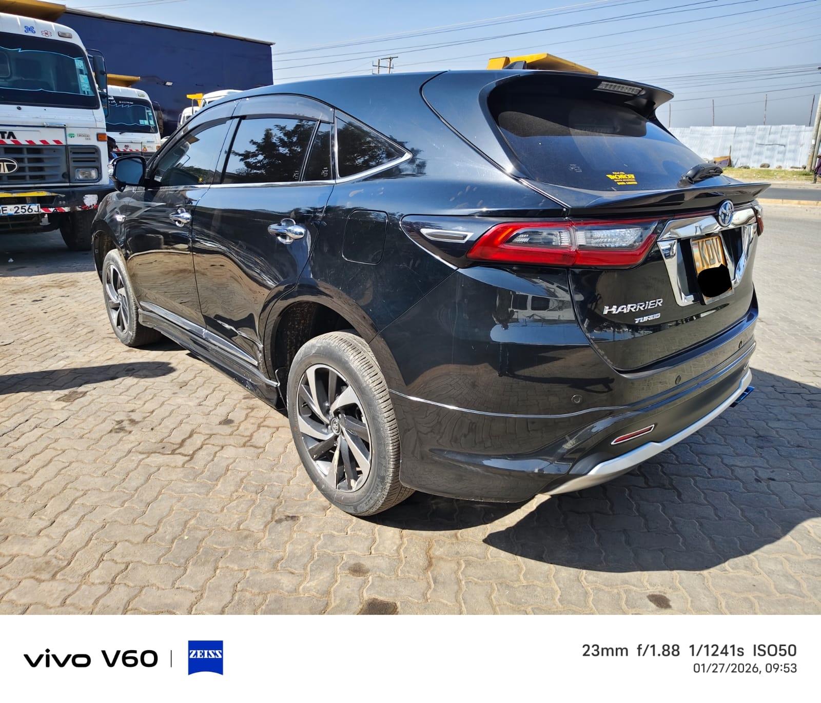 Toyota Harrier thumbnail 16