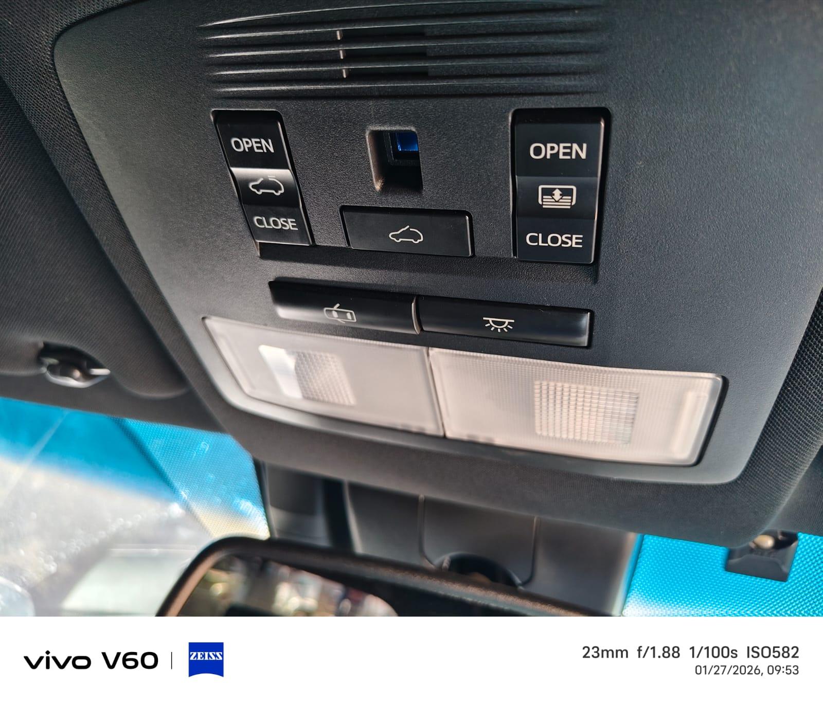 Toyota Harrier thumbnail 2