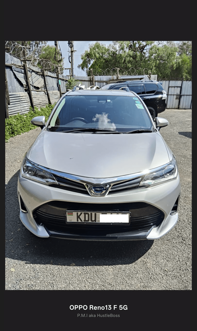 Toyota Fielder Hybrid thumbnail 4