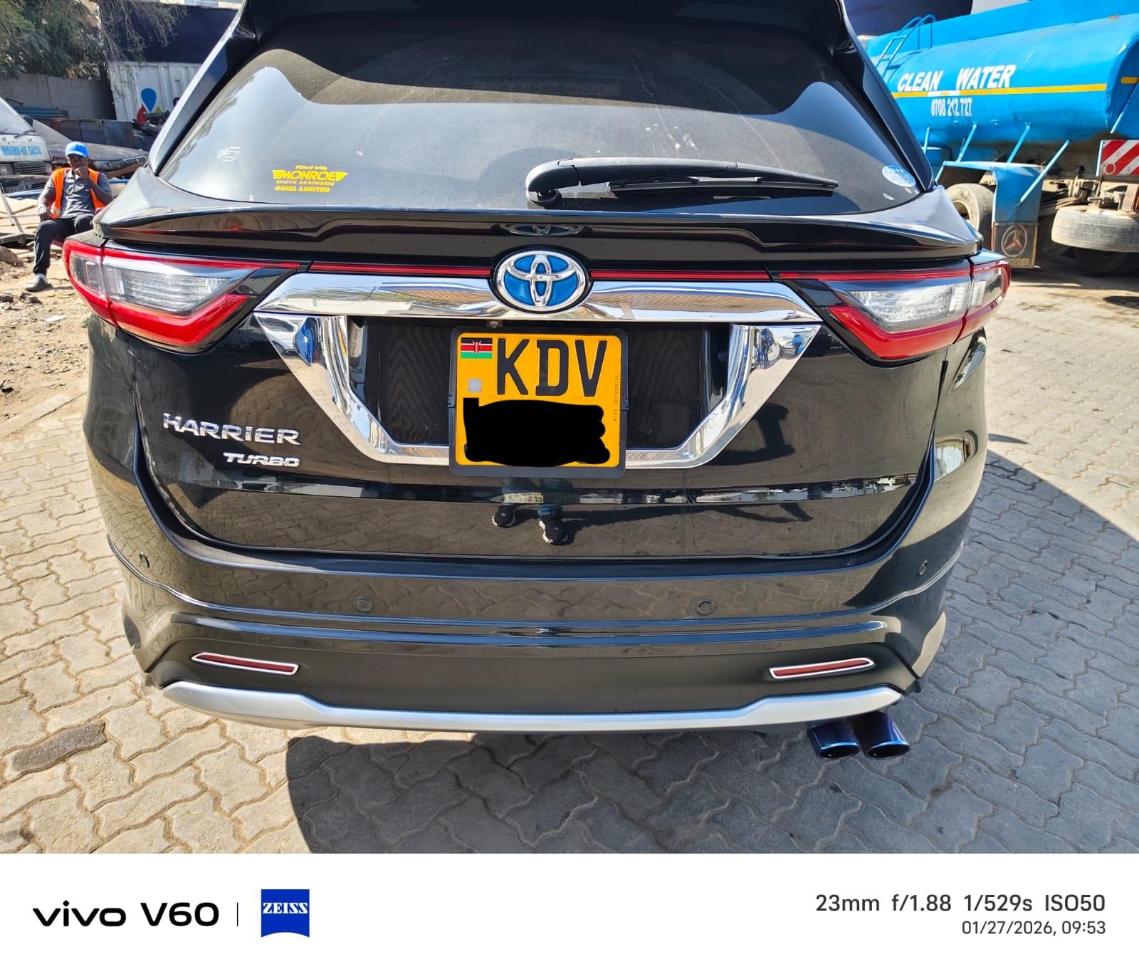 Toyota Harrier thumbnail 5