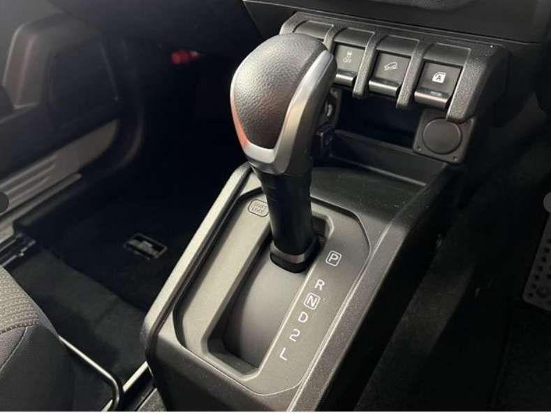 Suzuki Jimny Sierra 4x4 thumbnail 8